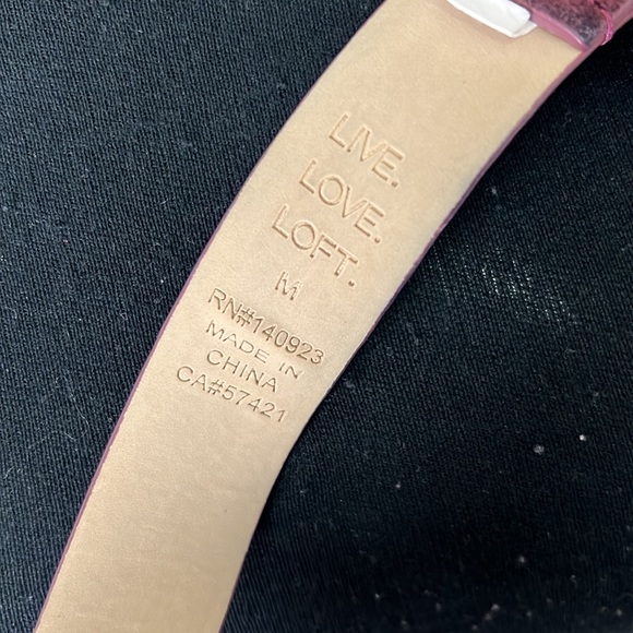 Loft Suede Leather Rhinestones Buckle Burgundy Belt Size Medium - Picture 11 of 16